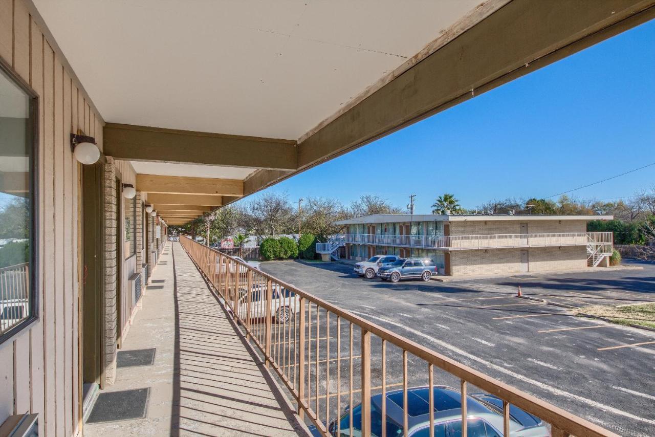 Americas Best Value Inn יובלדה מראה חיצוני תמונה